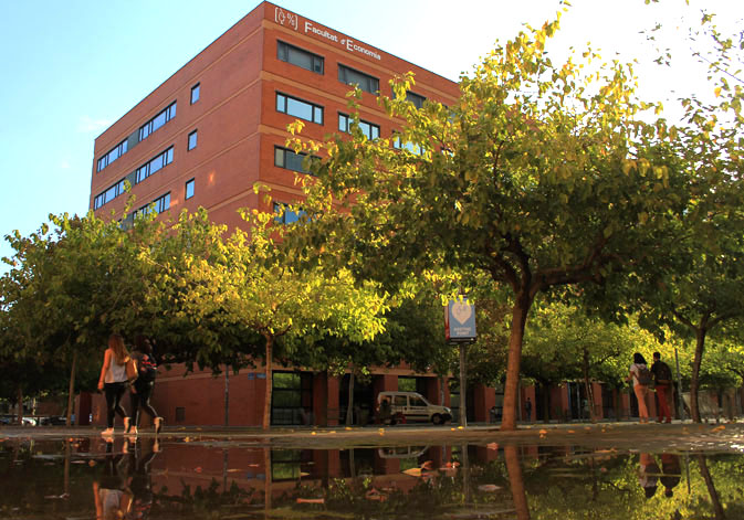 Facultad de Economía de la Universitat de València.